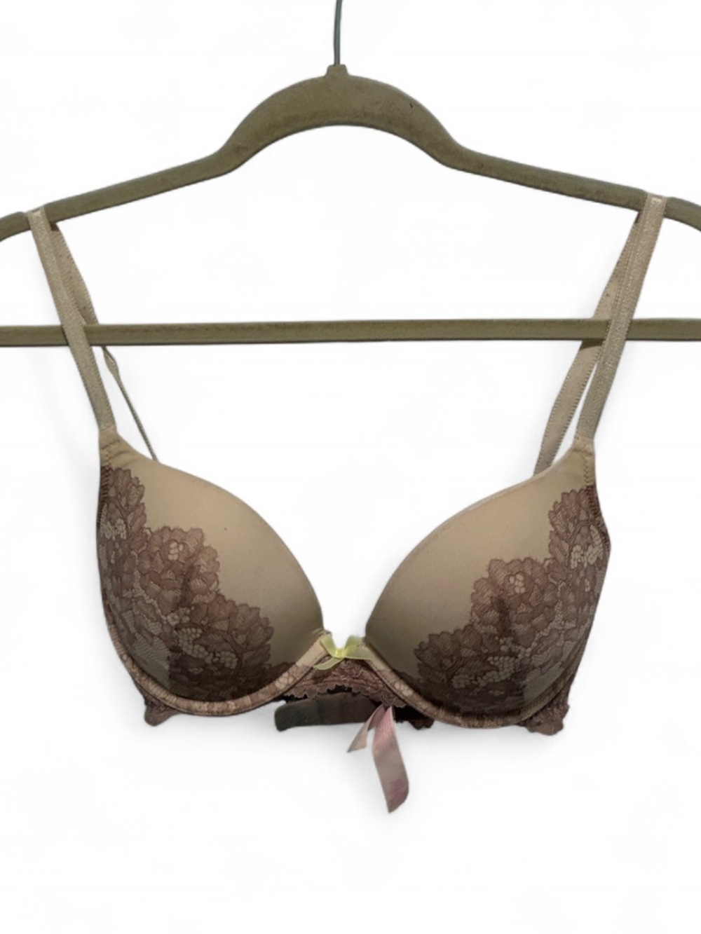 Victoria’s Secret Cream & Rose Lace Push-Up Bra
